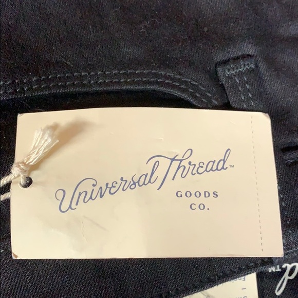 Universal Threads Flare Jeans - Picture 2 of 7